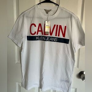 Calvin Klein Jeans Men's White Tee with Red Navy Logo M